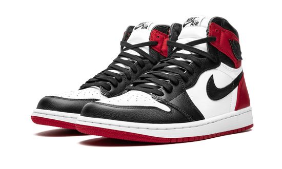 Air Jordan 1 High OG “Satin Black Toe” CD0461-016